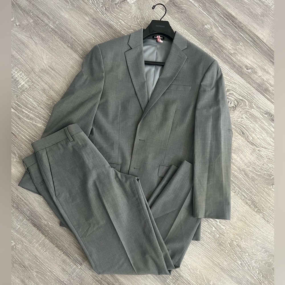 Men’s grey suit